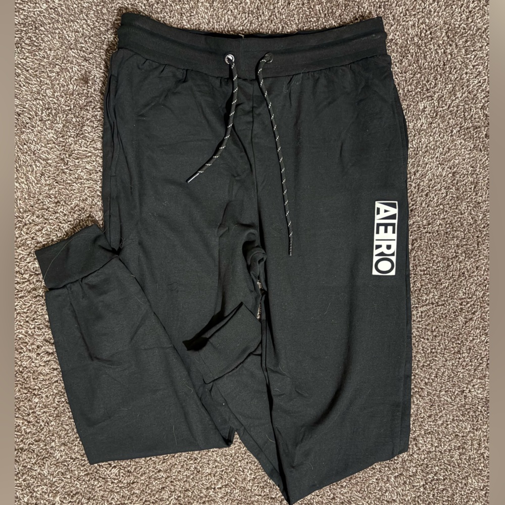 Aero Sweatpants Size (L)